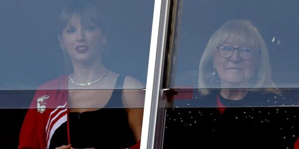 Taylor Swift Arrives