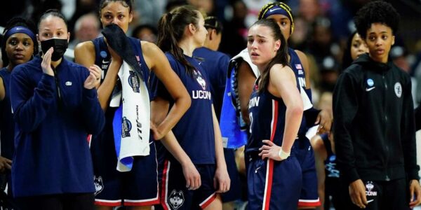 UConn ladies basketball group regroups after Dorka Juhász injured